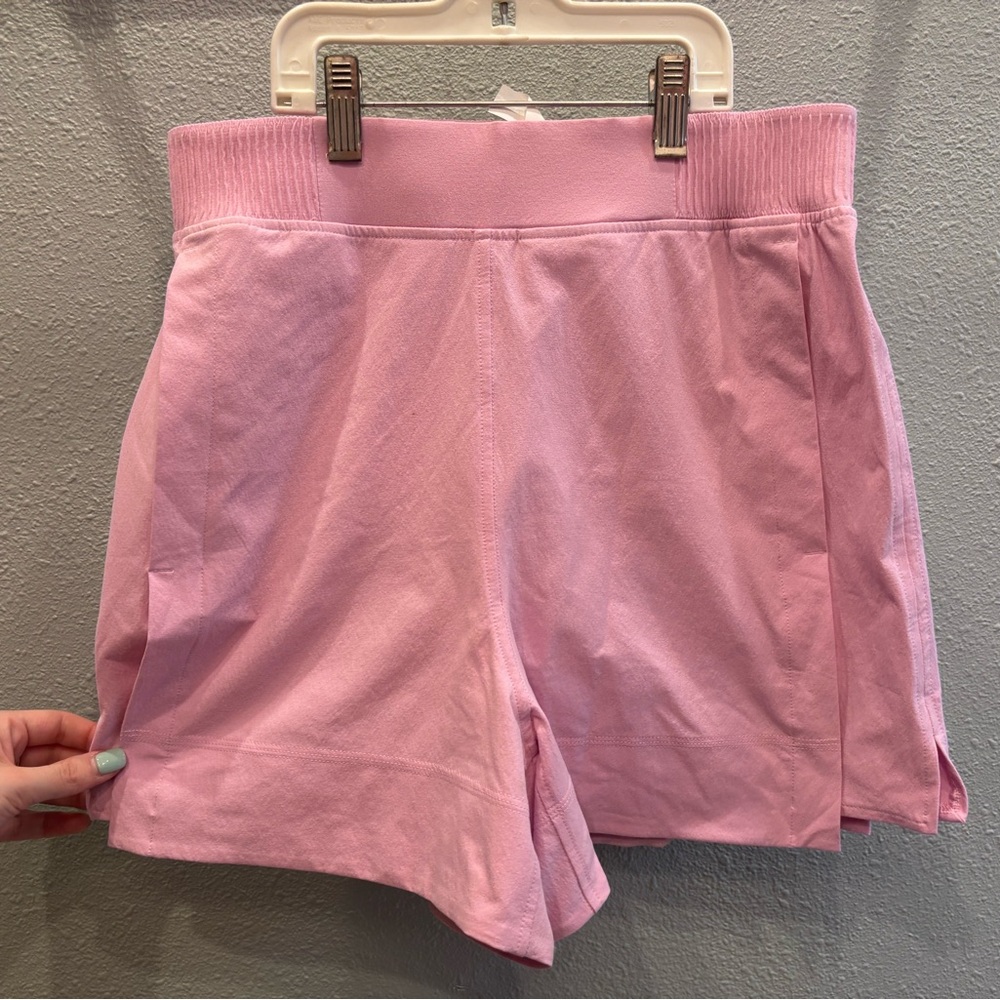 Lululemon Stretch Woven Relaxed-Fit High Rise Short